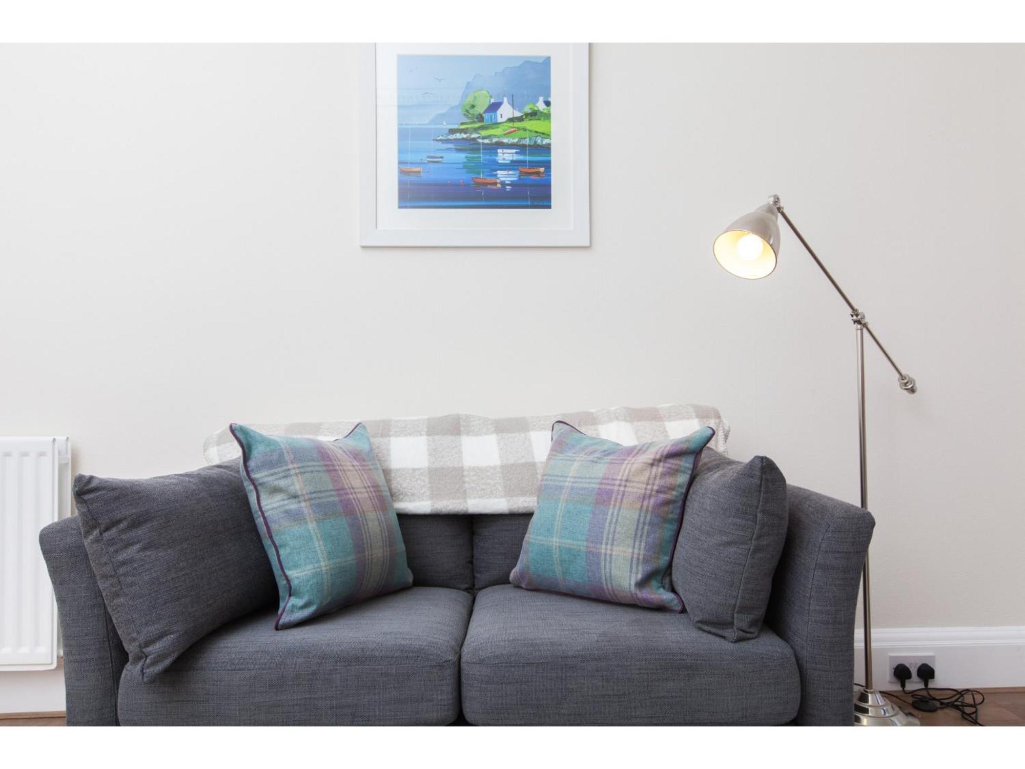 Pass The Keys Spacious 2-Br Flat For 4 In Morningside เอดินบะระ ภายนอก รูปภาพ
