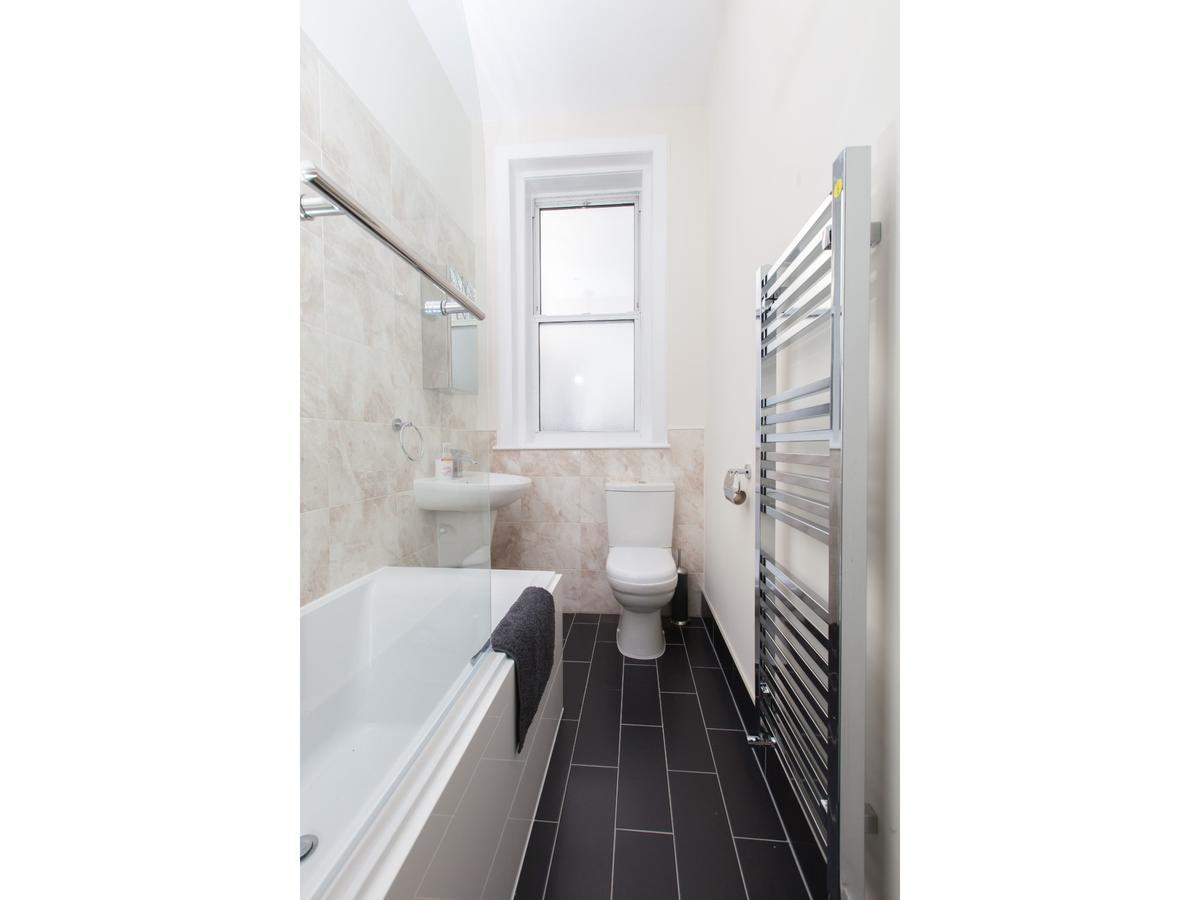 Pass The Keys Spacious 2-Br Flat For 4 In Morningside เอดินบะระ ภายนอก รูปภาพ
