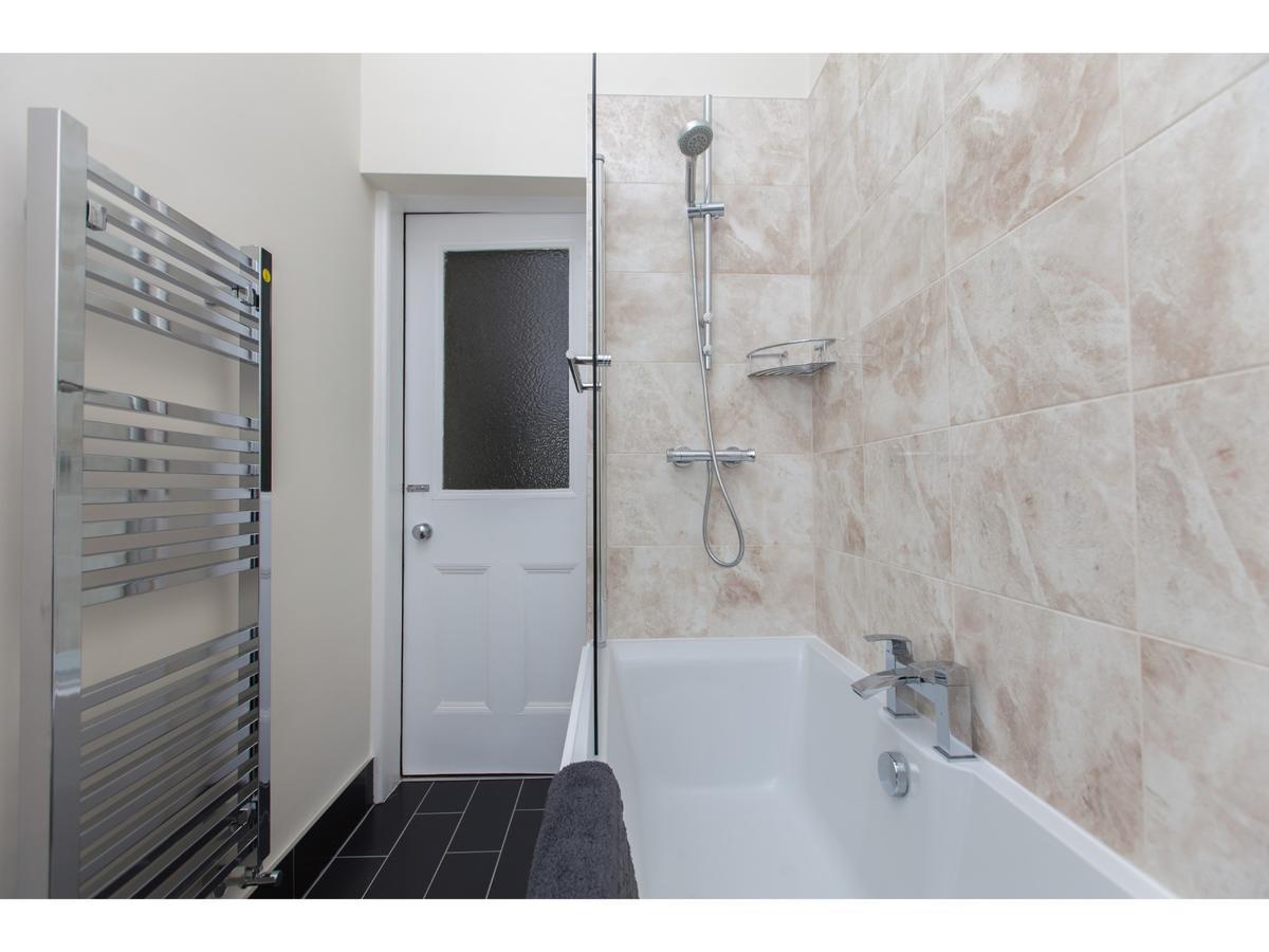 Pass The Keys Spacious 2-Br Flat For 4 In Morningside เอดินบะระ ภายนอก รูปภาพ